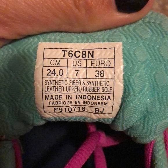 Donated to a shelter ASICS GEL-CUMULUS 18 running shoes! - Picture 3 of 8